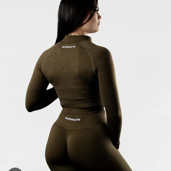 Alphalete amplify jacket in canteen - Picture 9 of 16